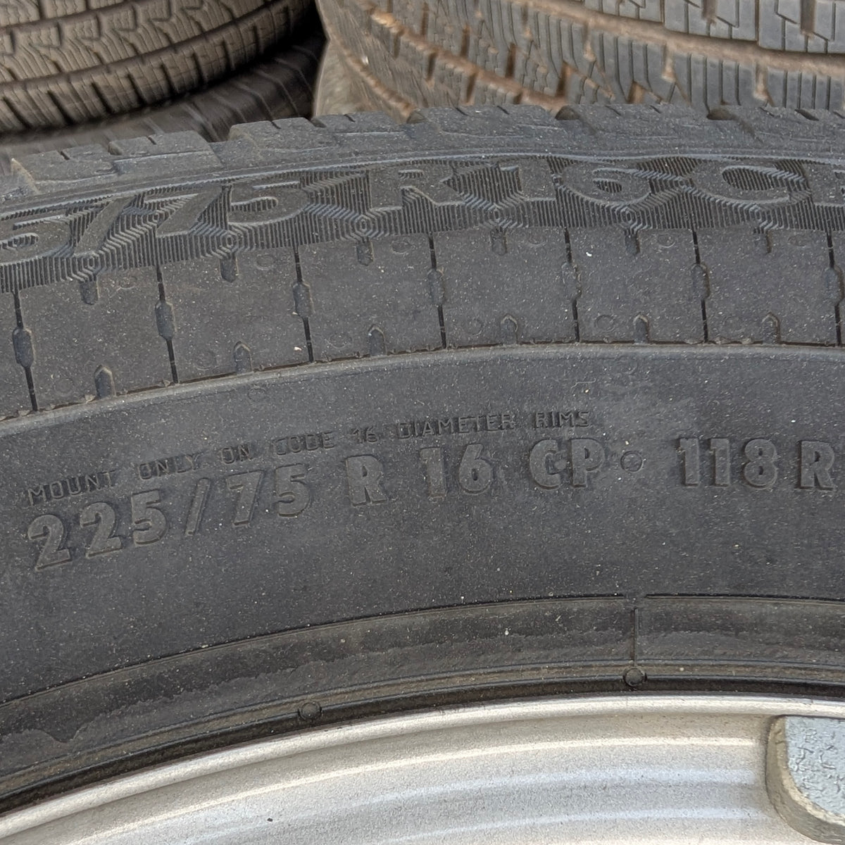 Continental Van Connect Camper 225/75R16